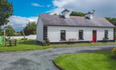 Stunning 3-Bedroom House with Private Garden