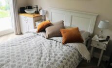 Stylish studio own entrance in Victorian House