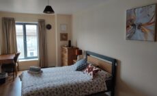 Swallows Nest - spacious bright double bedroom with ensuite bathroom