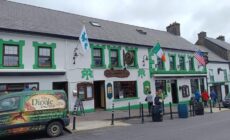 Two Bed Apt Sleeps 4 in Dingle
