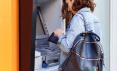 Un ATM en Irlande - petekarici - Getty Images Signature