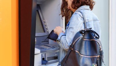 Un ATM en Irlande - petekarici - Getty Images Signature